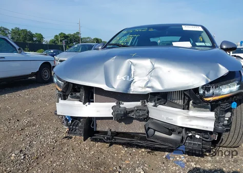 2022 Kia K5 Ex z USA, uszkodzony, nr VIN 5XXG34J21NG136267